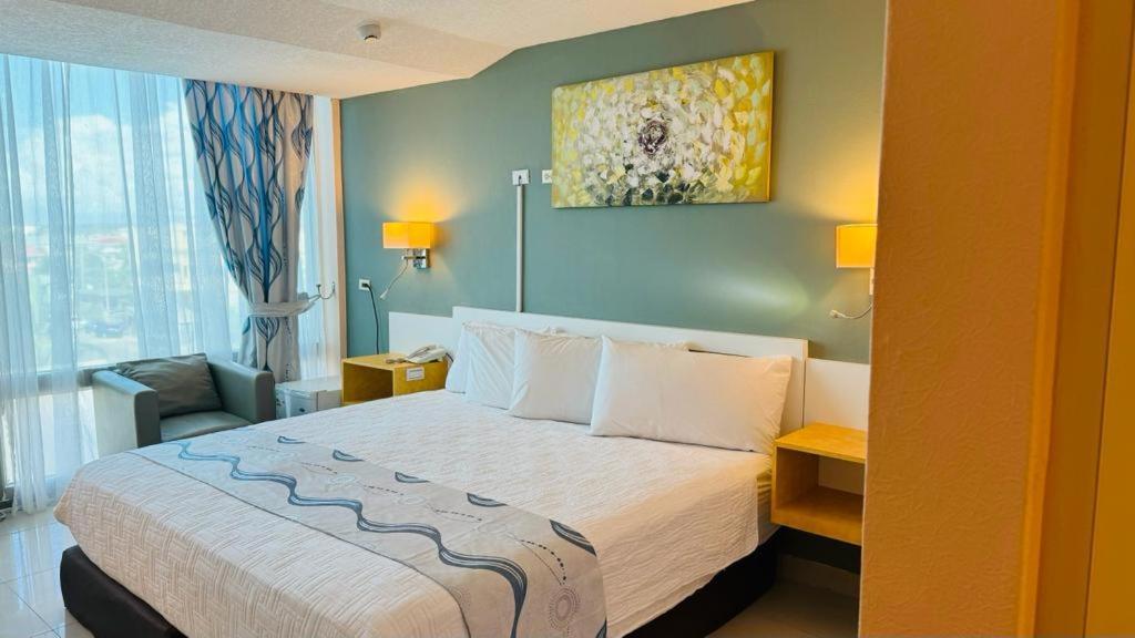Golden Tree Hotel Belize Belize City Exterior photo